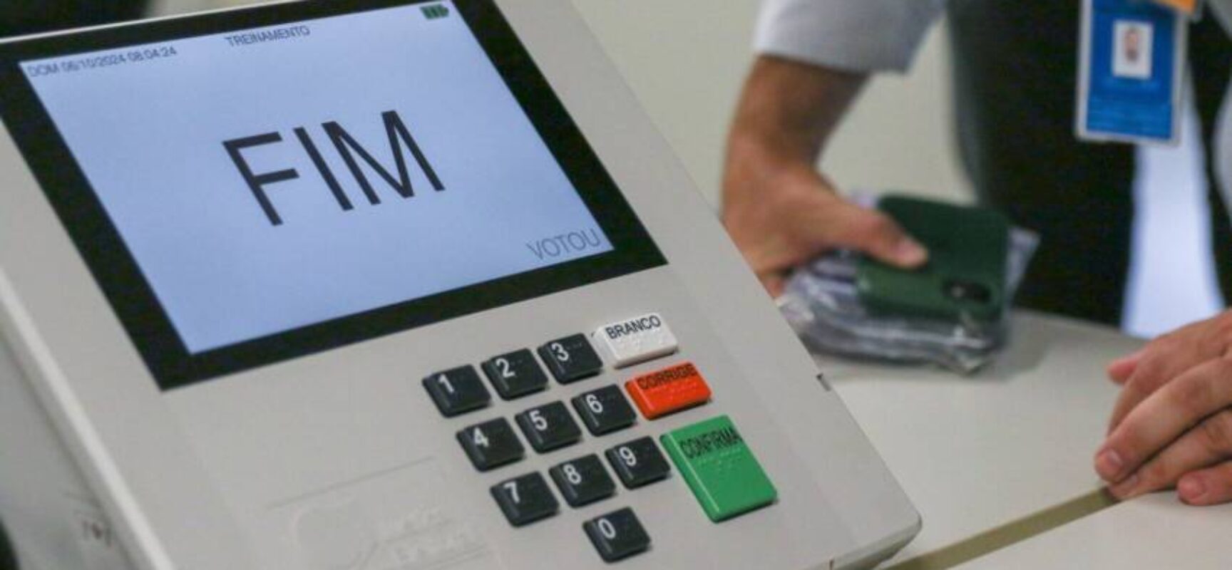Urna eletrônica completa 30 anos de revolução nas eleições do Brasil